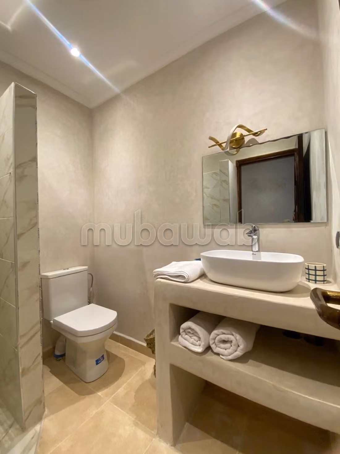 Splendida villa in vendita a Ennakhil Palmeraie. Superficie 200 m². Ben arredato