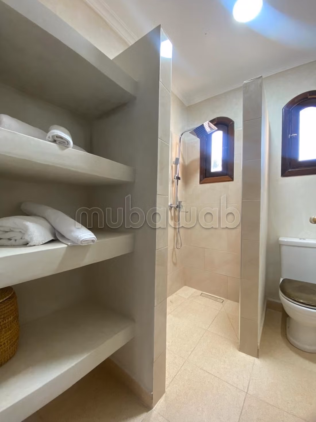 Splendida villa in vendita a Ennakhil Palmeraie. Superficie 200 m². Ben arredato