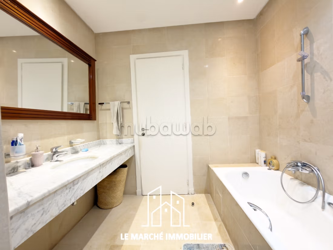 Villa en s6 de 1200 m carre a gammarth