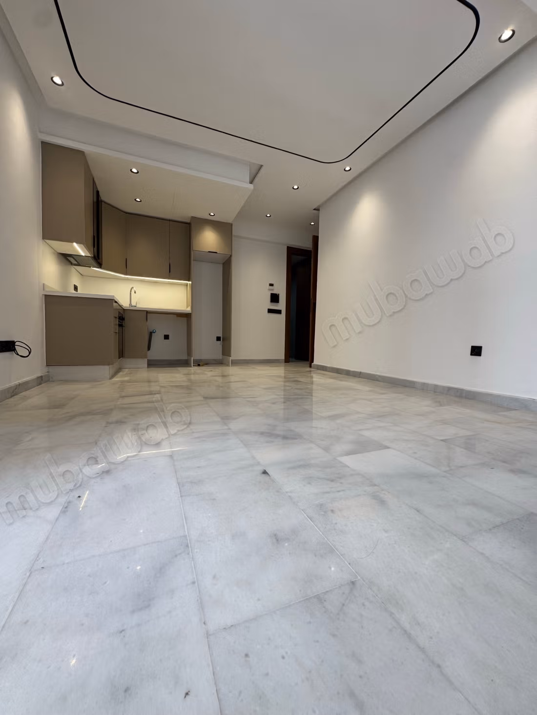Luxe studio te koop in Palmier. 1 mooie kamer. Veilige deur, traditionele Marokkaanse woonkamer