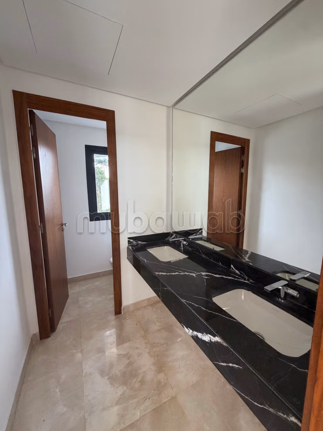 Superba villa in affitto a Dar Bouazza. 9 ampie stanze. Piscina e camino
