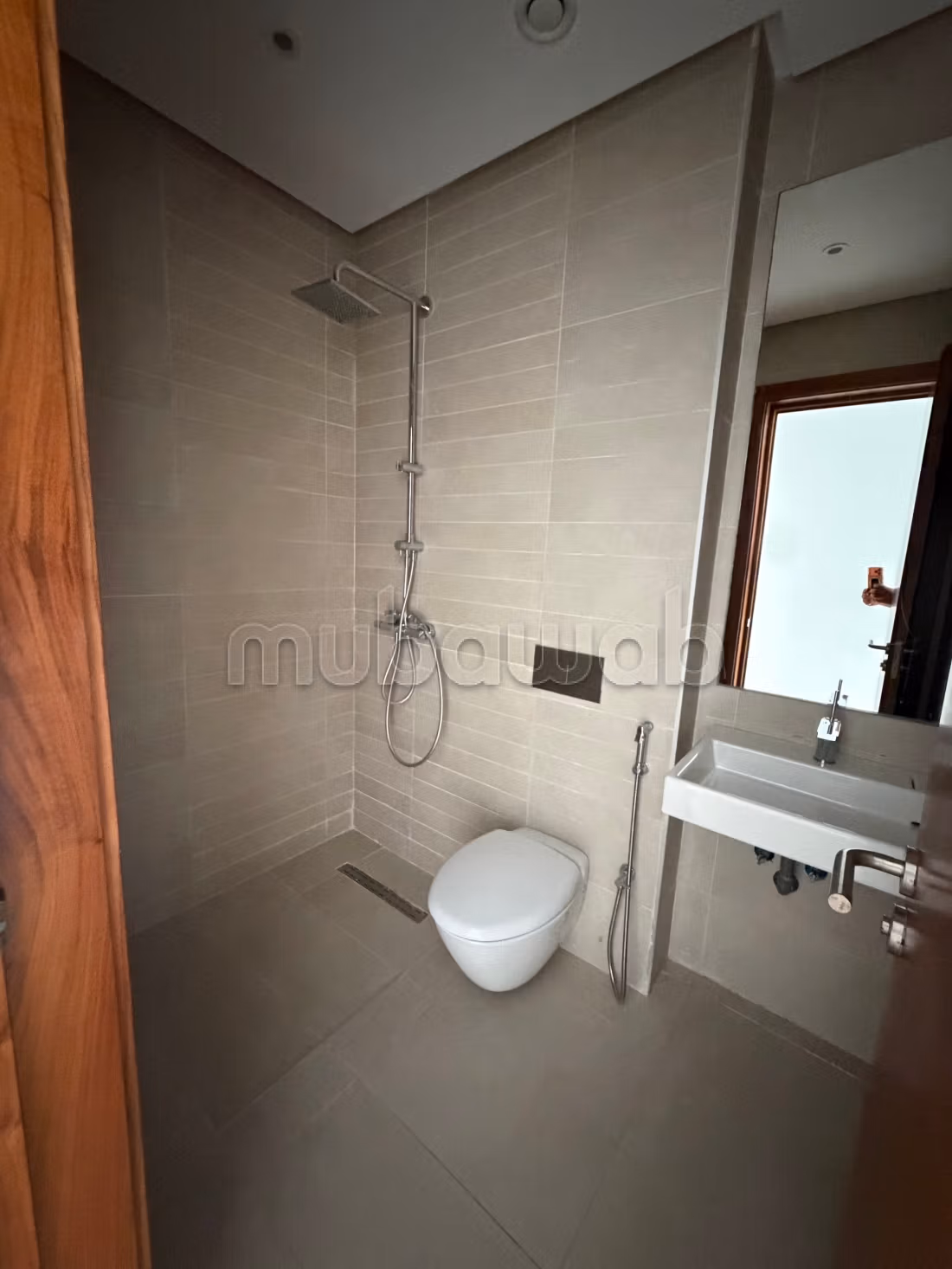 Superba villa in affitto a Dar Bouazza. 9 ampie stanze. Piscina e camino