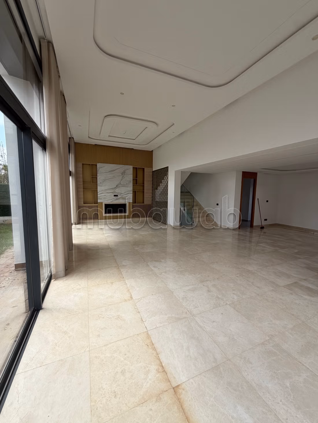 Superba villa in affitto a Dar Bouazza. 9 ampie stanze. Piscina e camino