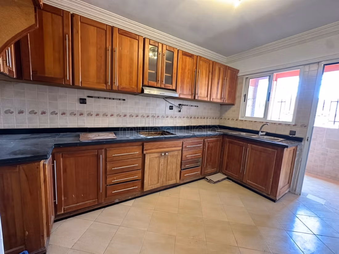 FOR RENT – Empty apartment in Rouidate
