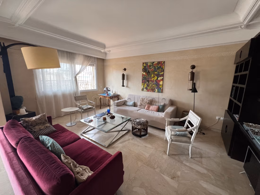 Louez cet appartement à Gauthier.
3 chambres.
Bien meublé — 6