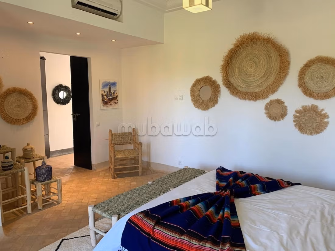 Luxe huis te koop in Oulad Hassoune. 4 slaapkamers. Goed gemeubileerd