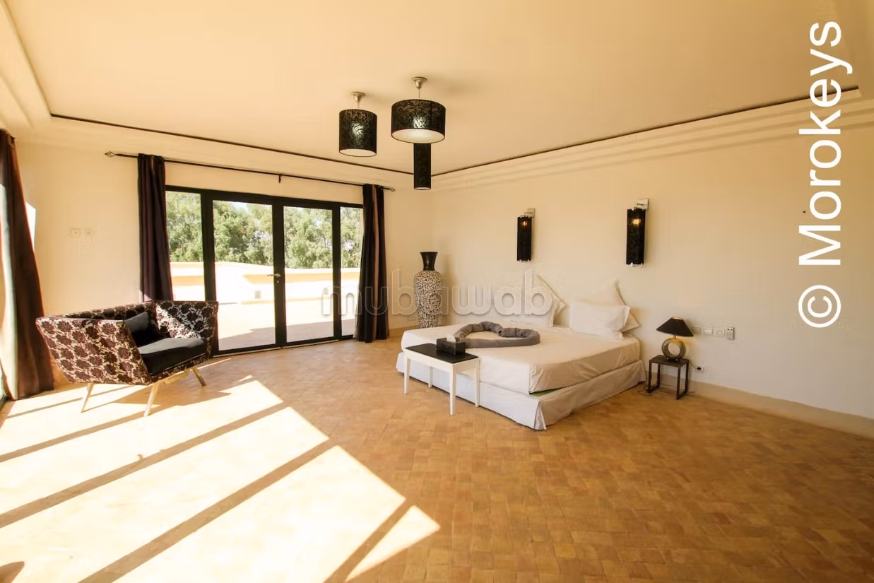 Luxe huis te koop in Oulad Hassoune. 4 slaapkamers. Goed gemeubileerd