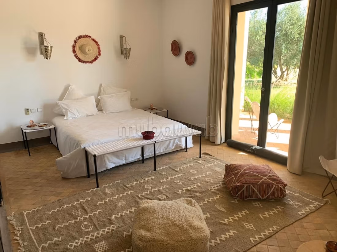 Luxe huis te koop in Oulad Hassoune. 4 slaapkamers. Goed gemeubileerd