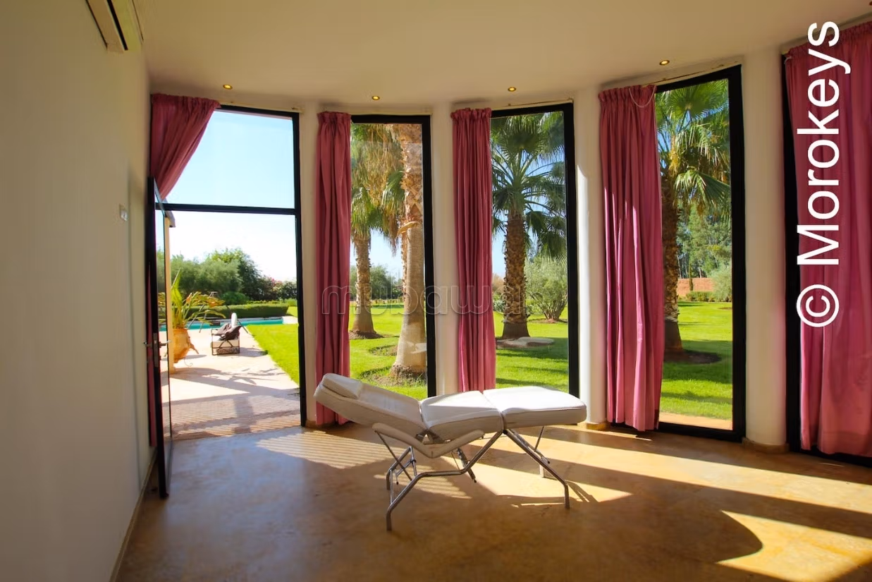 Luxe huis te koop in Oulad Hassoune. 4 slaapkamers. Goed gemeubileerd