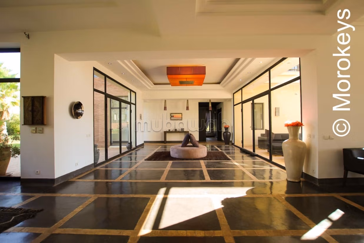 Luxe huis te koop in Oulad Hassoune. 4 slaapkamers. Goed gemeubileerd