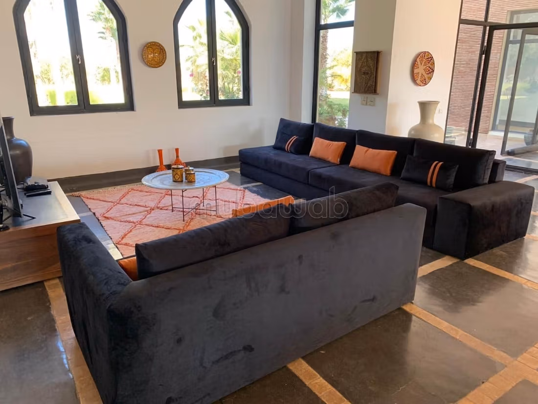 Luxe huis te koop in Oulad Hassoune. 4 slaapkamers. Goed gemeubileerd