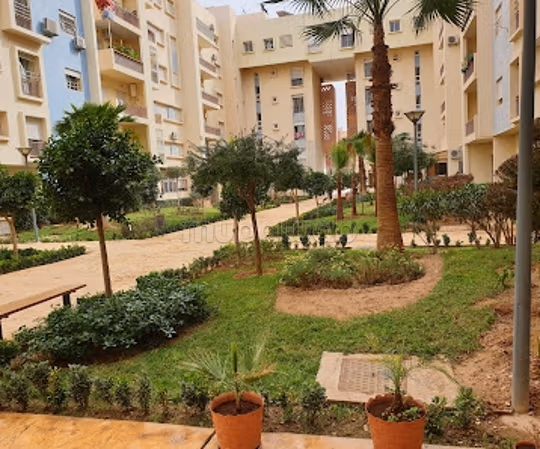 Location d'un appartement à CGI. 
3 belles chambres. 
Meublé