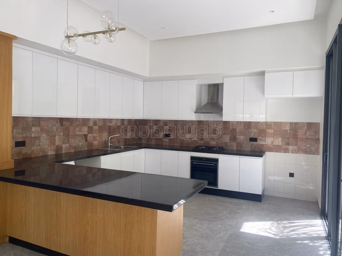 Contemporary Luxe Villa – Amelkis 3