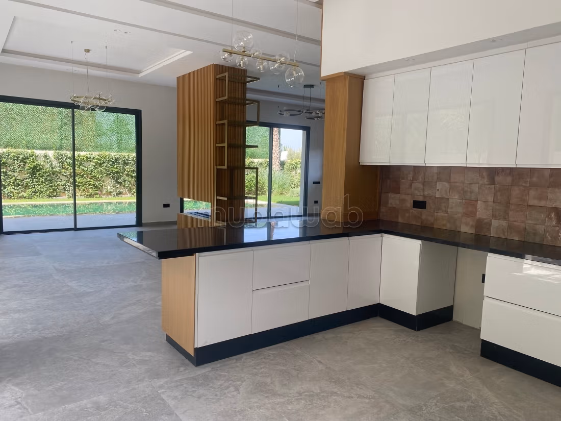Contemporary Luxe Villa – Amelkis 3