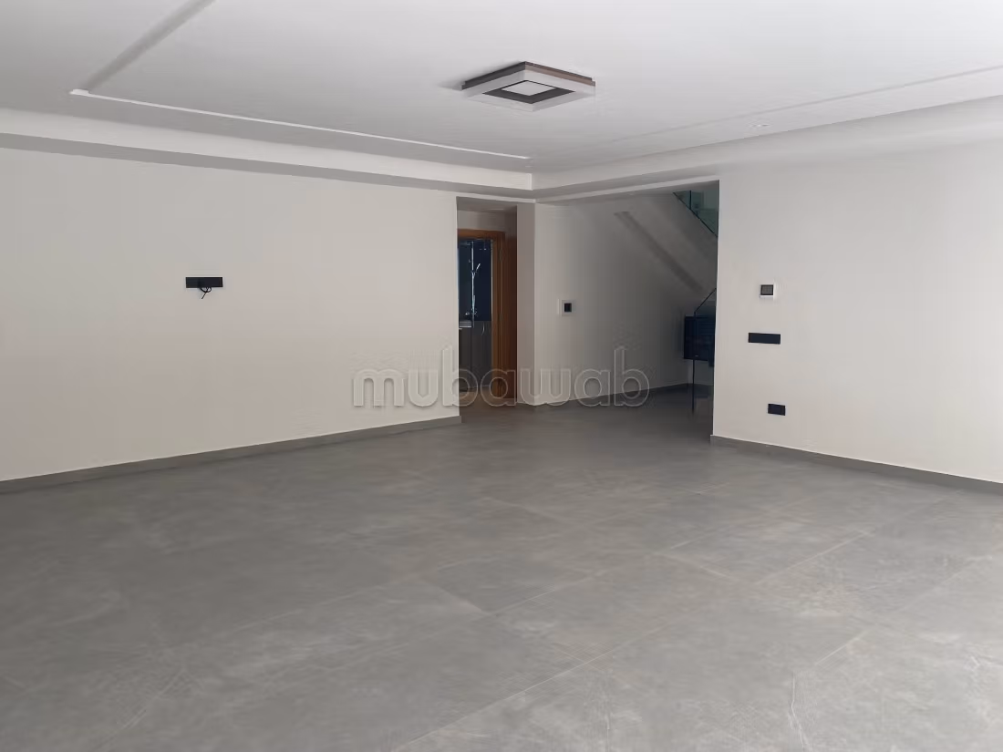Contemporary Luxe Villa – Amelkis 3