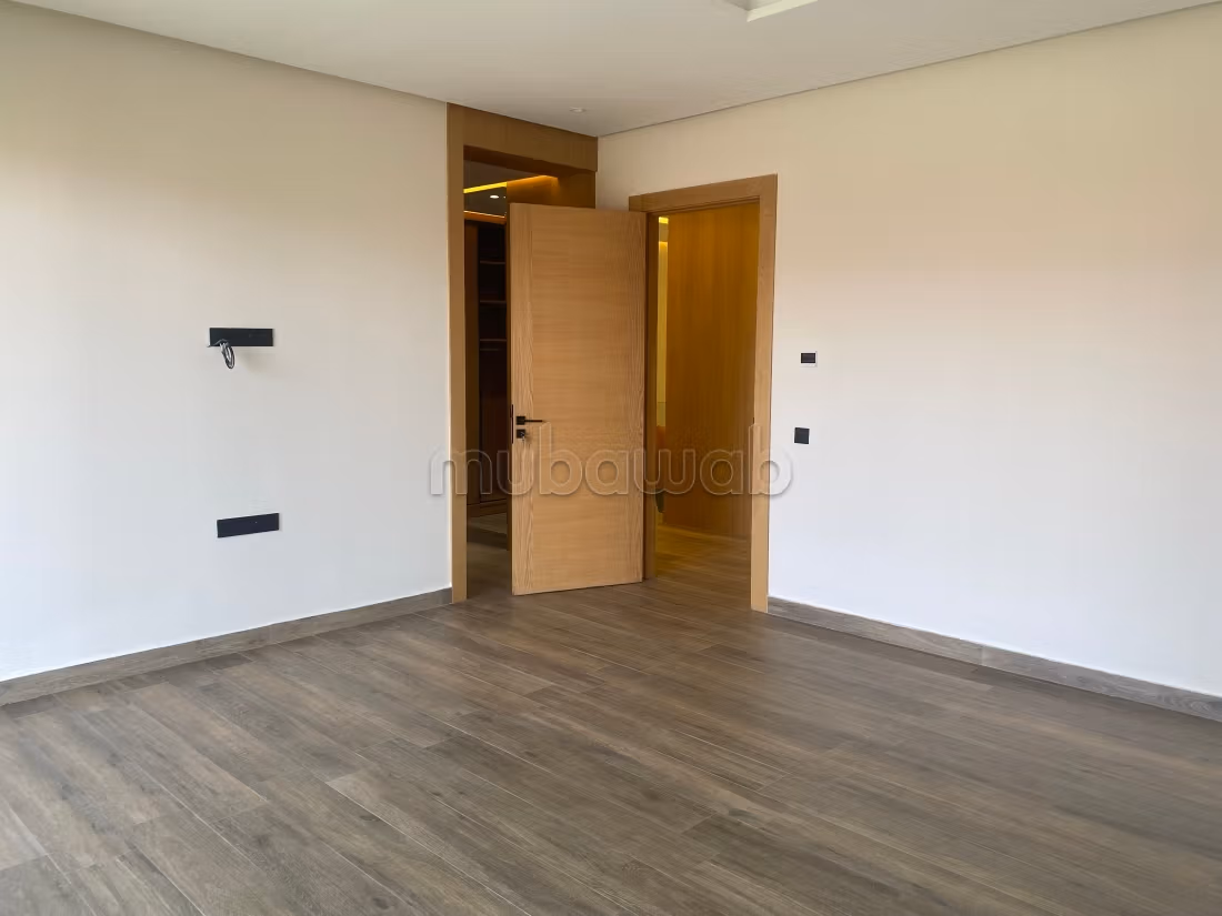 Contemporary Luxe Villa – Amelkis 3