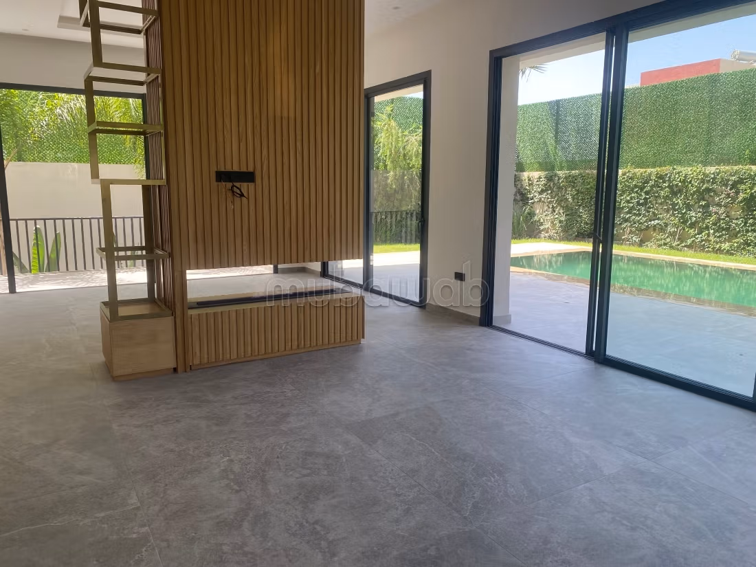 Contemporary Luxe Villa – Amelkis 3