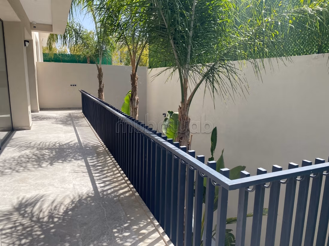 Contemporary Luxe Villa – Amelkis 3