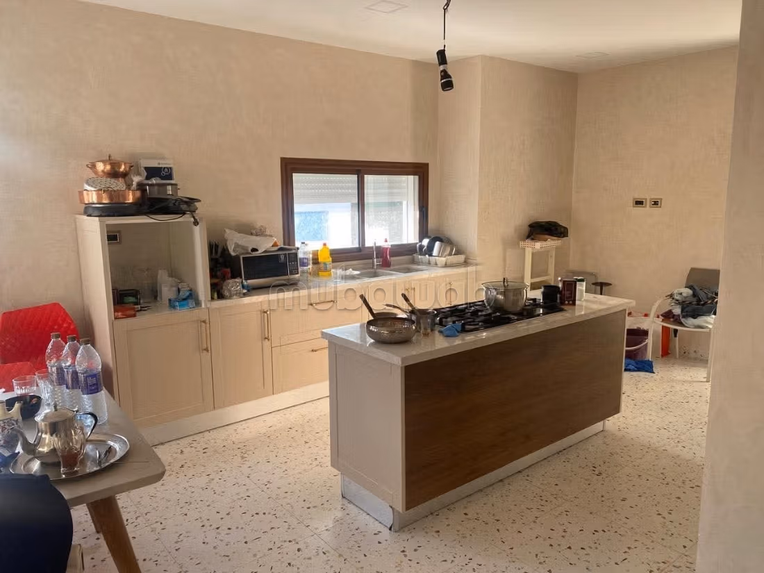 A louer étage de villa vide ou meublé à Mutuelleville
