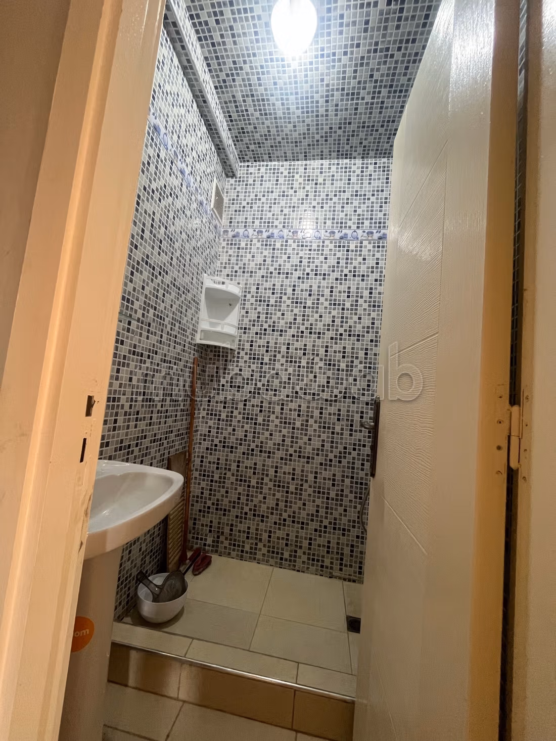 Superbe appartement à vendre à Imarat.
Surface de 64 m².
Meublé