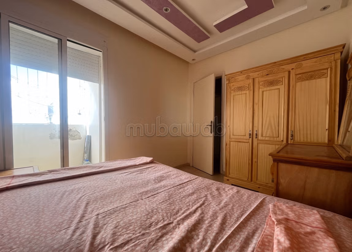 Superbe appartement à vendre à Imarat.
Surface de 64 m².
Meublé