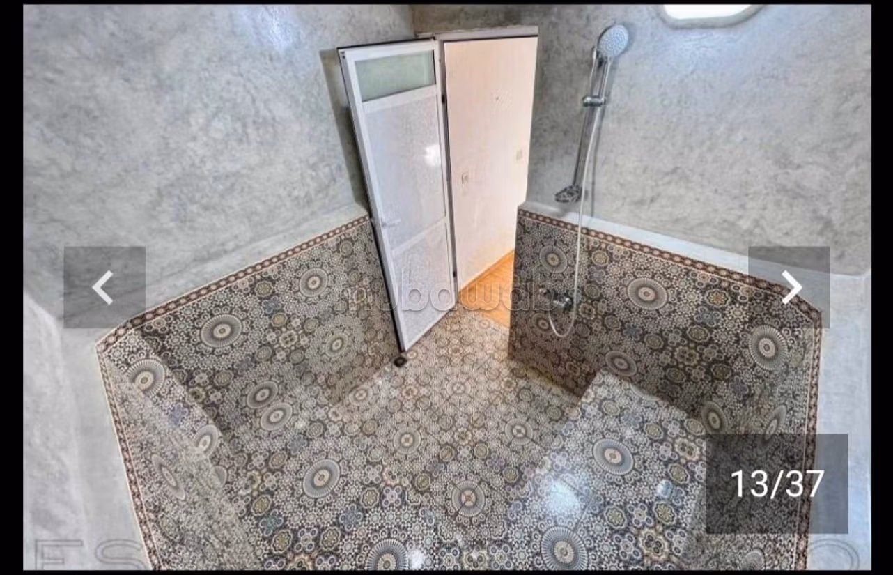 Luxe villa te huur in het centrum van de stad. 3 kamers. Gemeubileerd