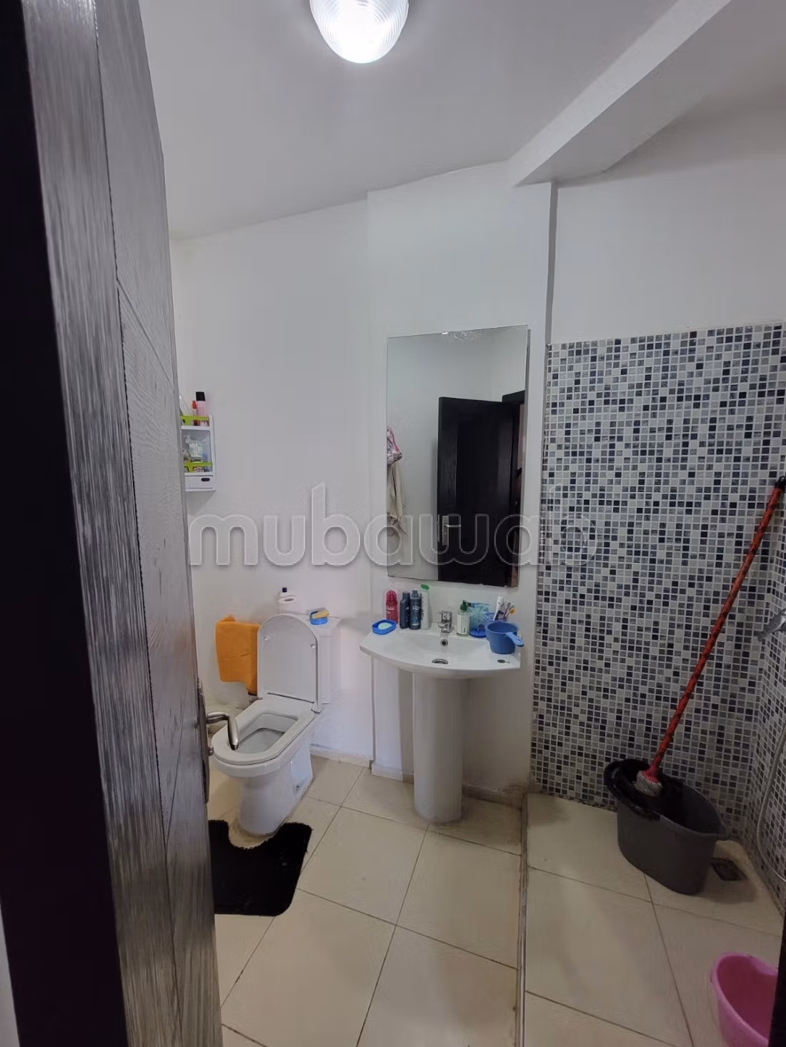 Vente d'un appartement à Saniya Rmel. Rue Abdel Khalek Torres, surface totale 88 m². Meublé
