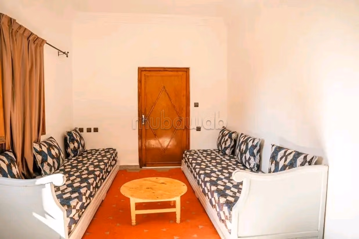 Huur een kamer. 6 grote woonruimtes. Volledig gemeubileerd
