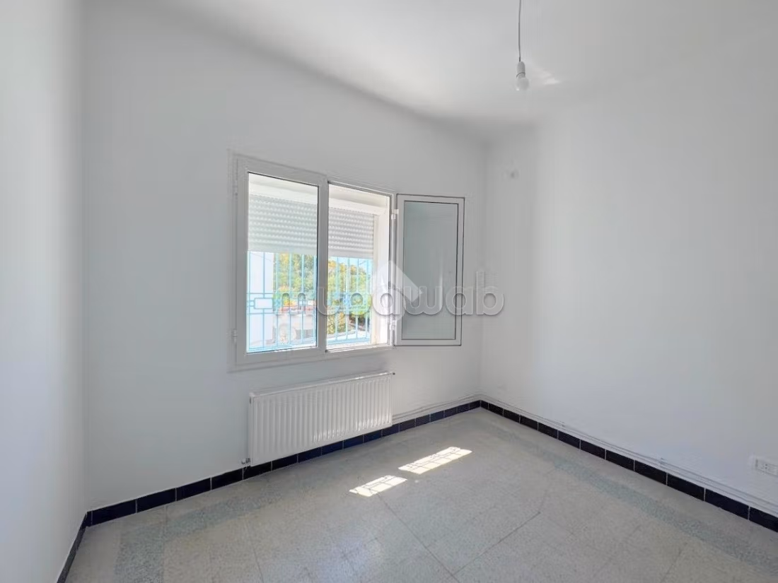 S3 avec terrasse et vue partielle sur mer