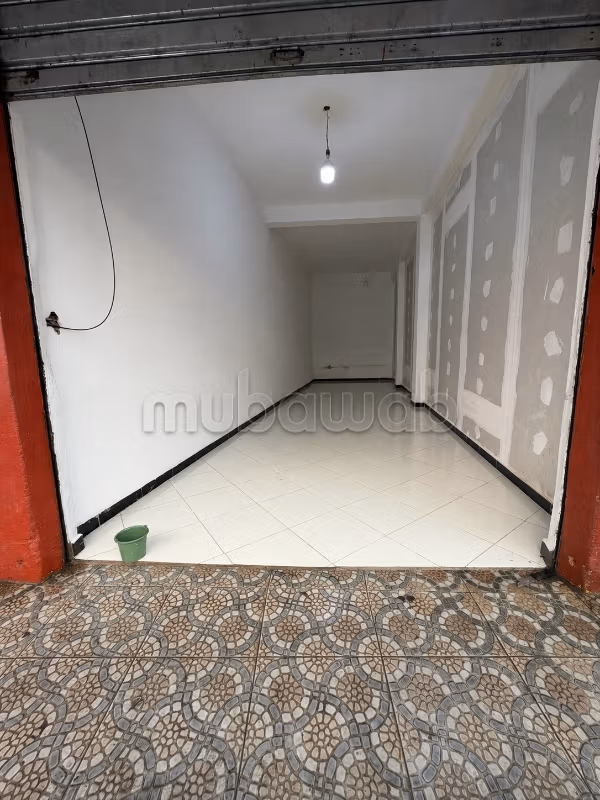 Offices & shops to rent in El Qaria.
Large area 30 m²