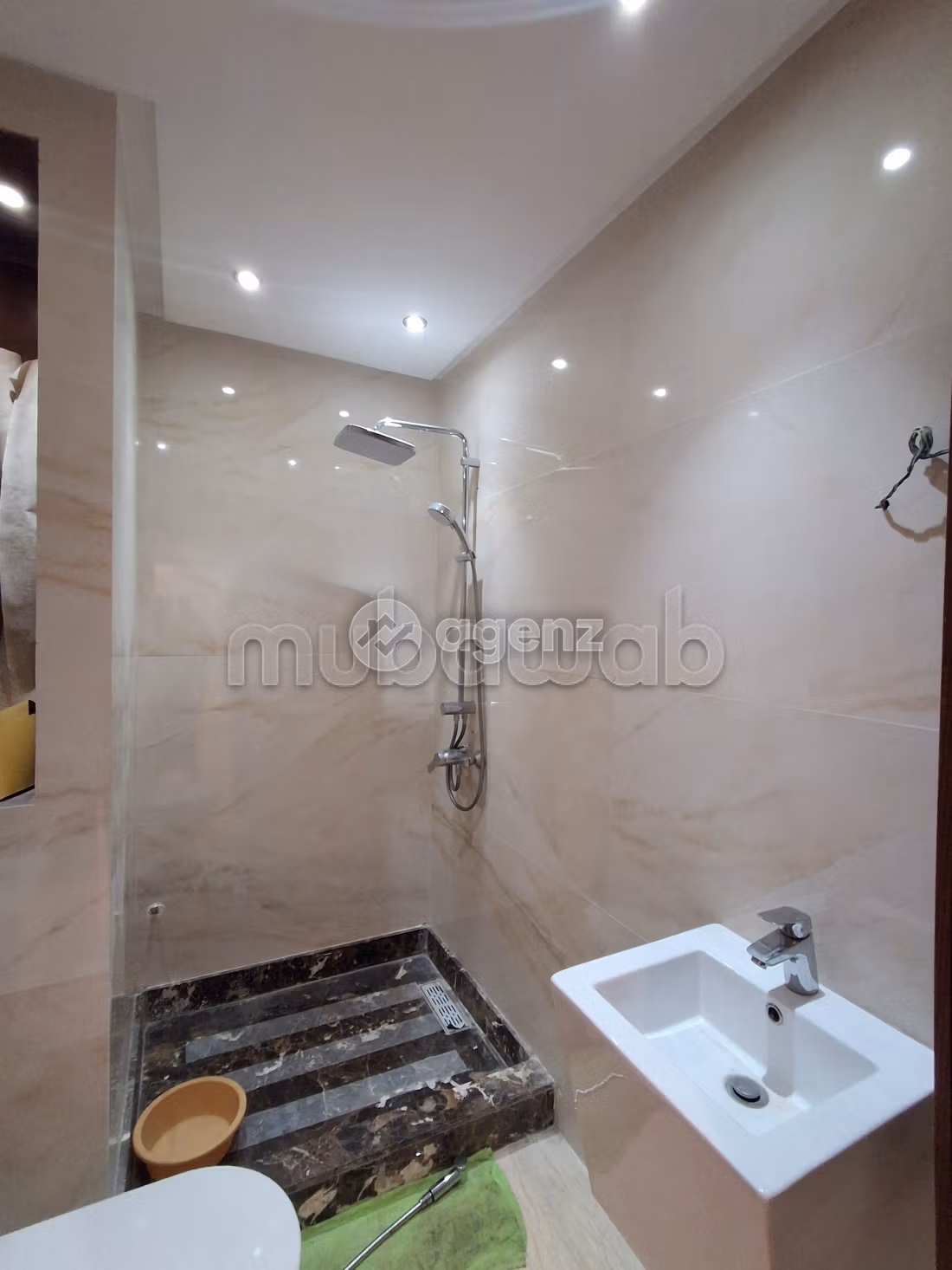 Appartement 149 m² f Victoria — 9