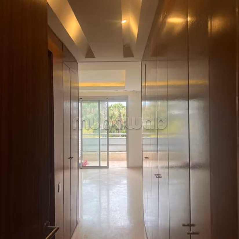 Appartement à Vendre de 226.0 m² à Casablanca, Sindibad — 2