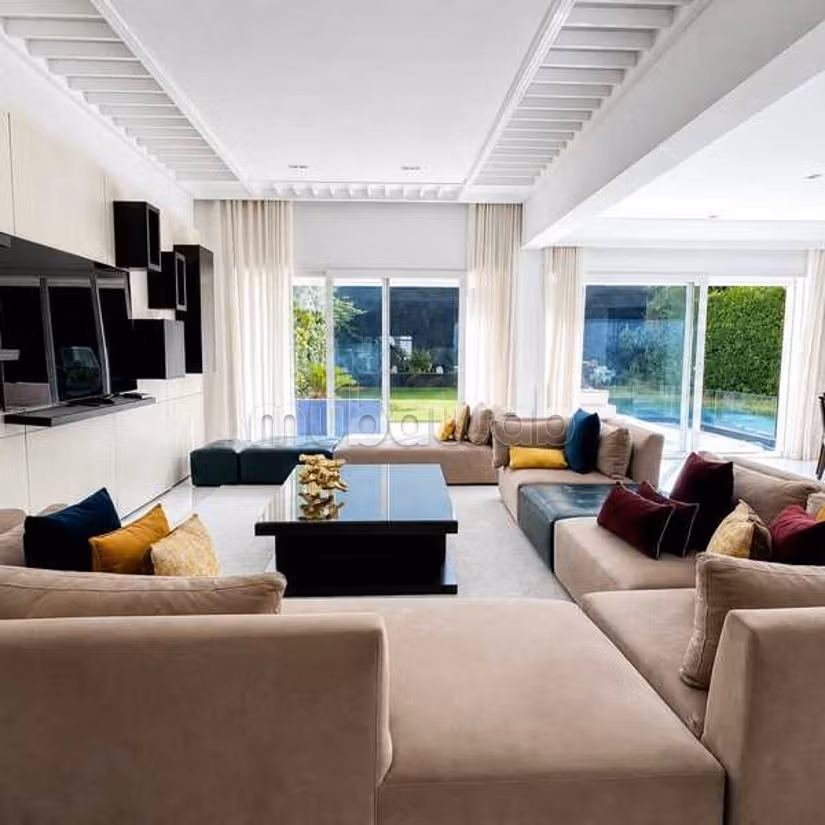 Villa in Affitto di 492.0 m² a Casablanca, California