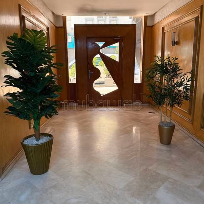 Appartement à Louer de 163.0 m² à Casablanca, 
Hopitaux