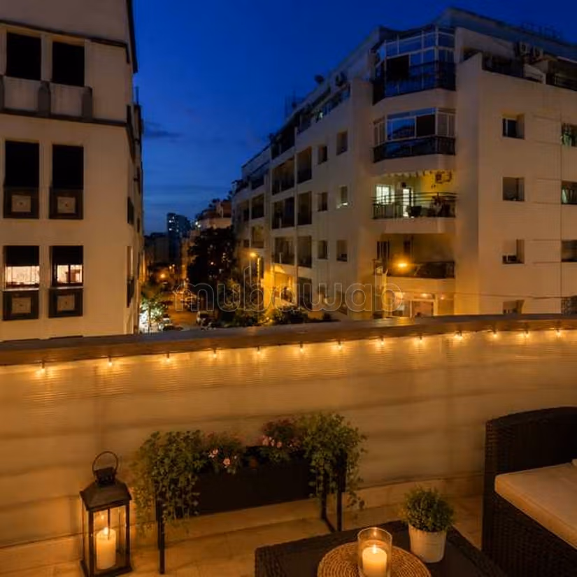 Appartement à Louer de 163.0 m² à Casablanca, 
Hopitaux