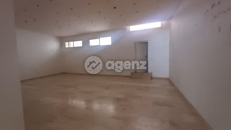 Commerce à vendre 170 m² 
Agdal Rabat