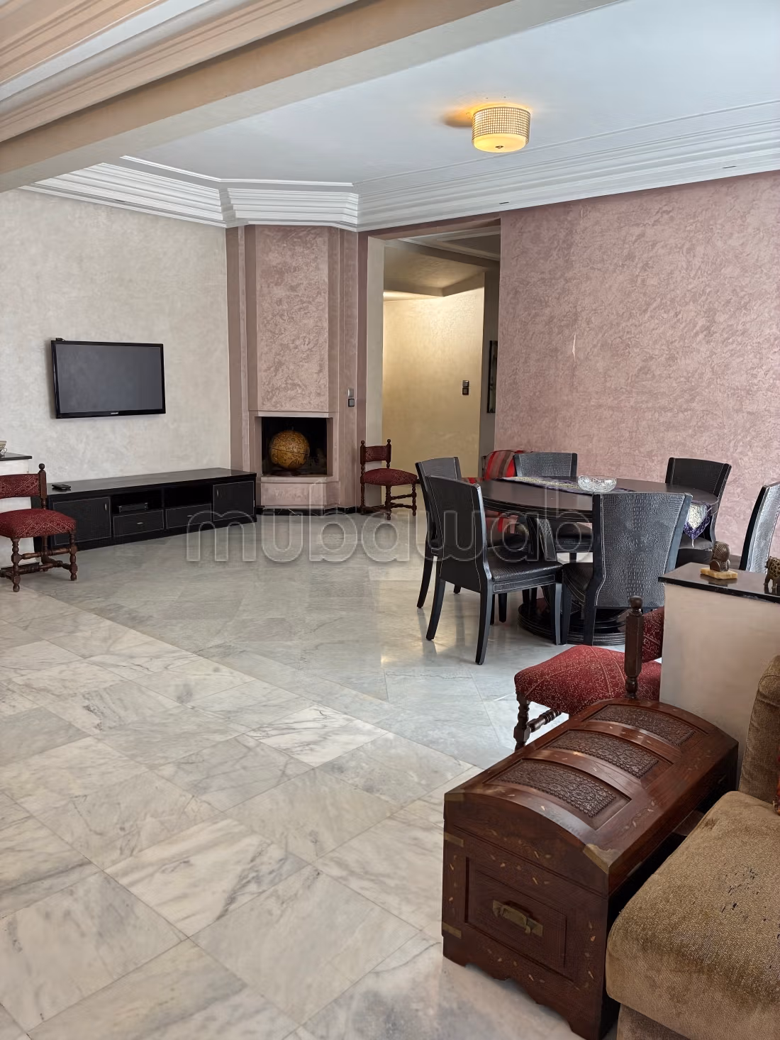 Appartement à louer à Mers Sultan. 
4 chambres agréables. 
Service de concierge, cheminée — 4