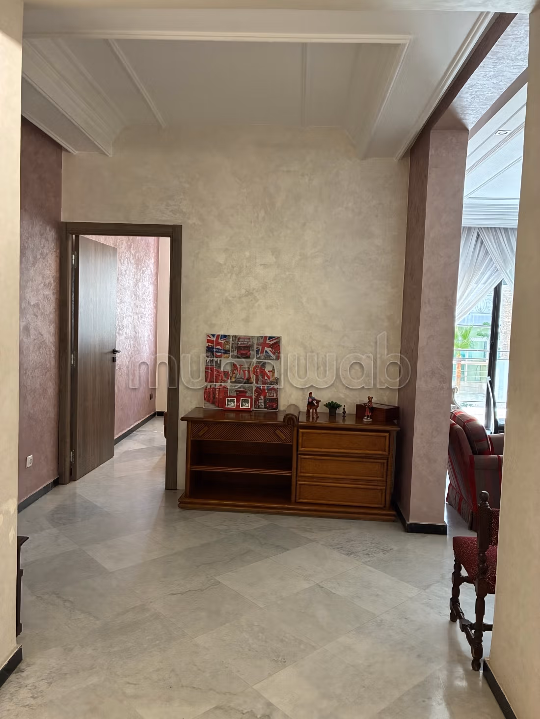 Appartement à louer à Mers Sultan. 
4 chambres agréables. 
Service de concierge, cheminée — 5