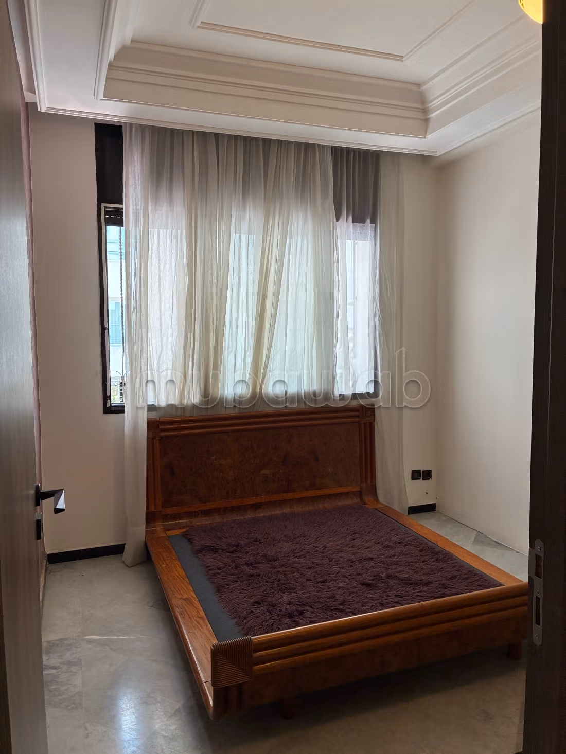 Appartement à louer à Mers Sultan. 
4 chambres agréables. 
Service de concierge, cheminée — 6