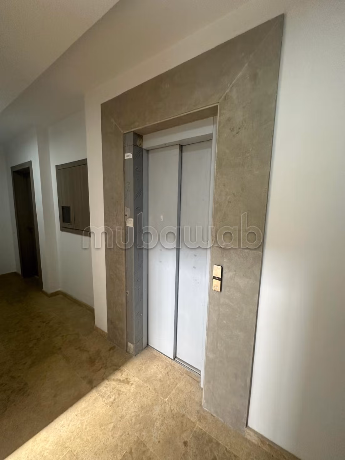 Offices for rent in Anassi. Area 66 m². With elevator and terrace