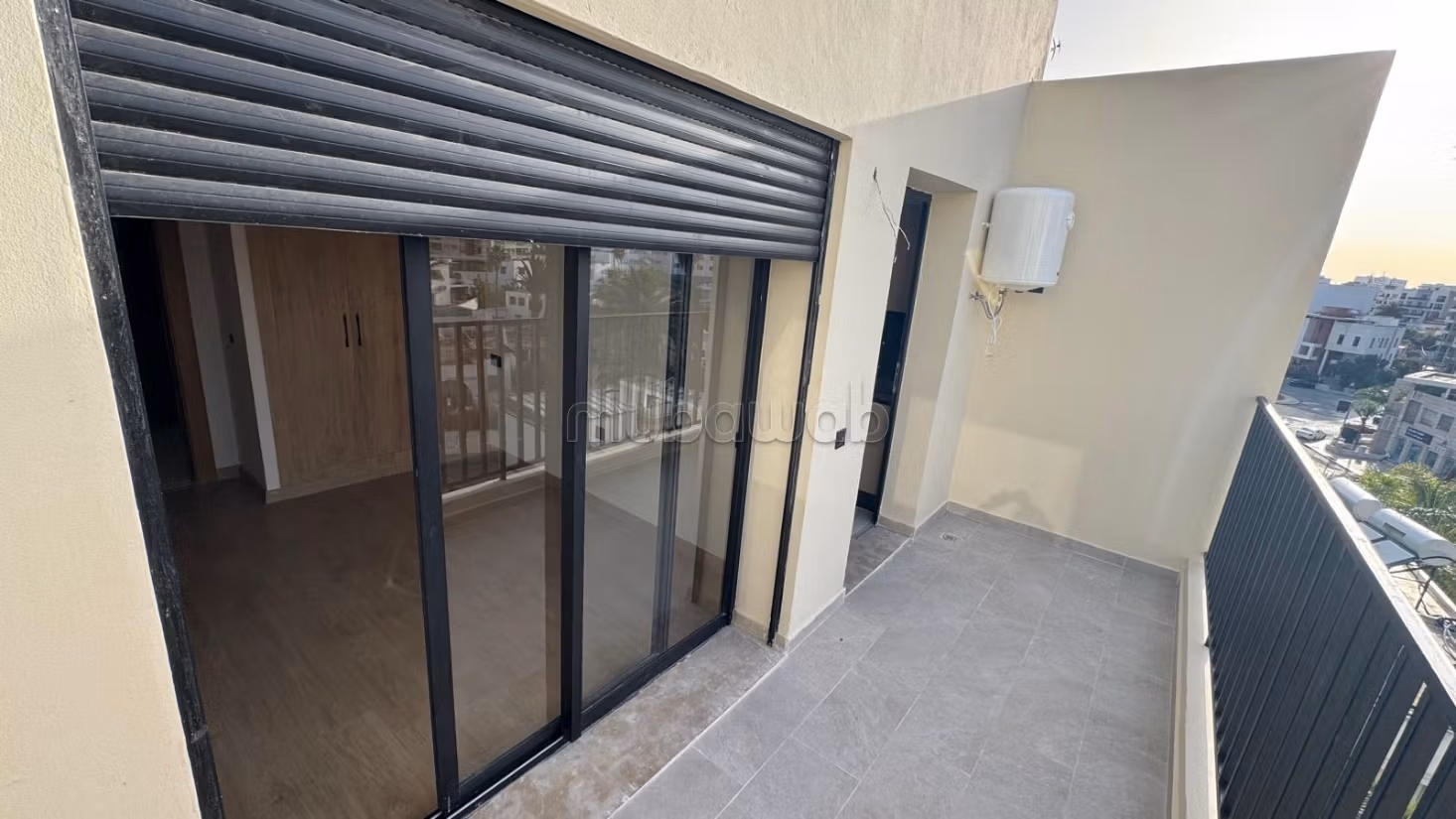 Nuovo appartamento di alta qualità di 95m² con 2 terrazze e parcheggio