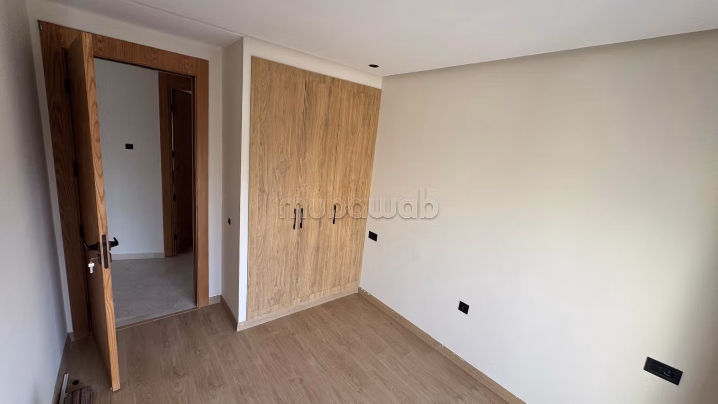 Nuovo appartamento di alta qualità di 95m² con 2 terrazze e parcheggio