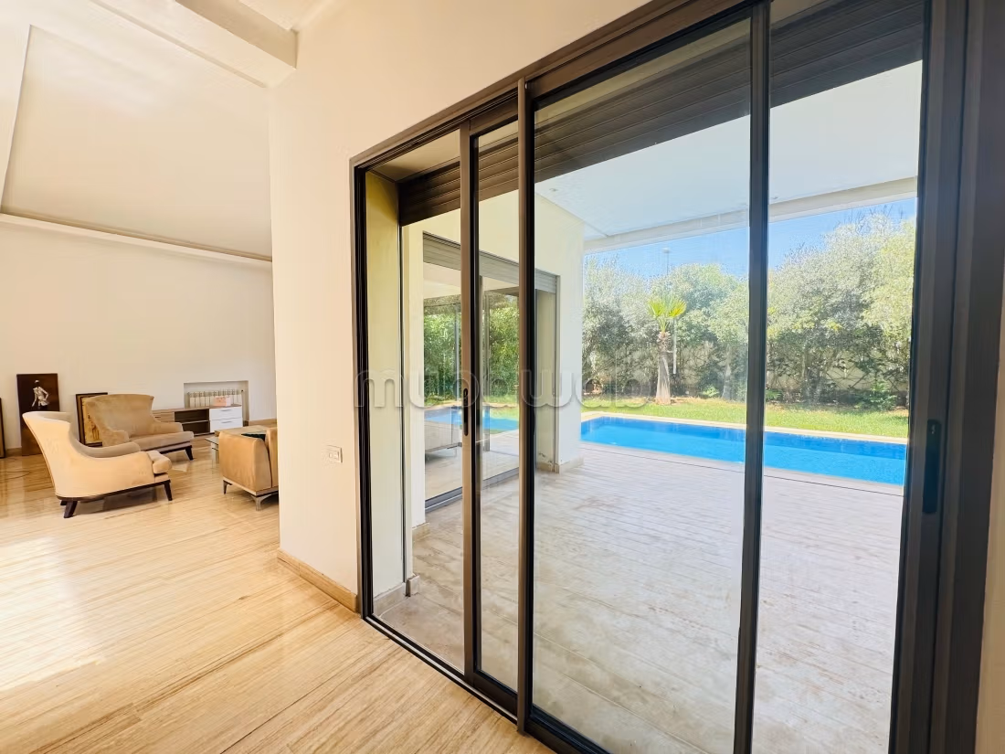 Splendida Villa Moderna con Piscina ad Anfa / Ain Diab - Vuota o Arredata