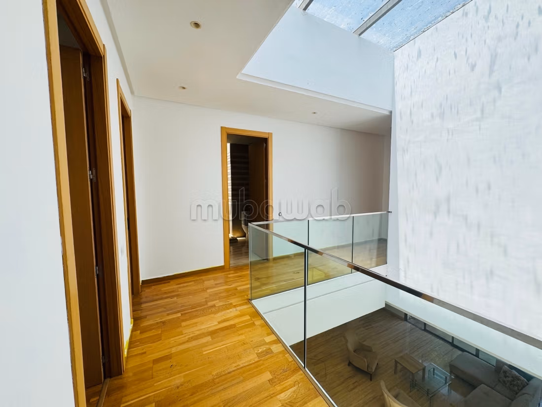 Splendida Villa Moderna con Piscina ad Anfa / Ain Diab - Vuota o Arredata