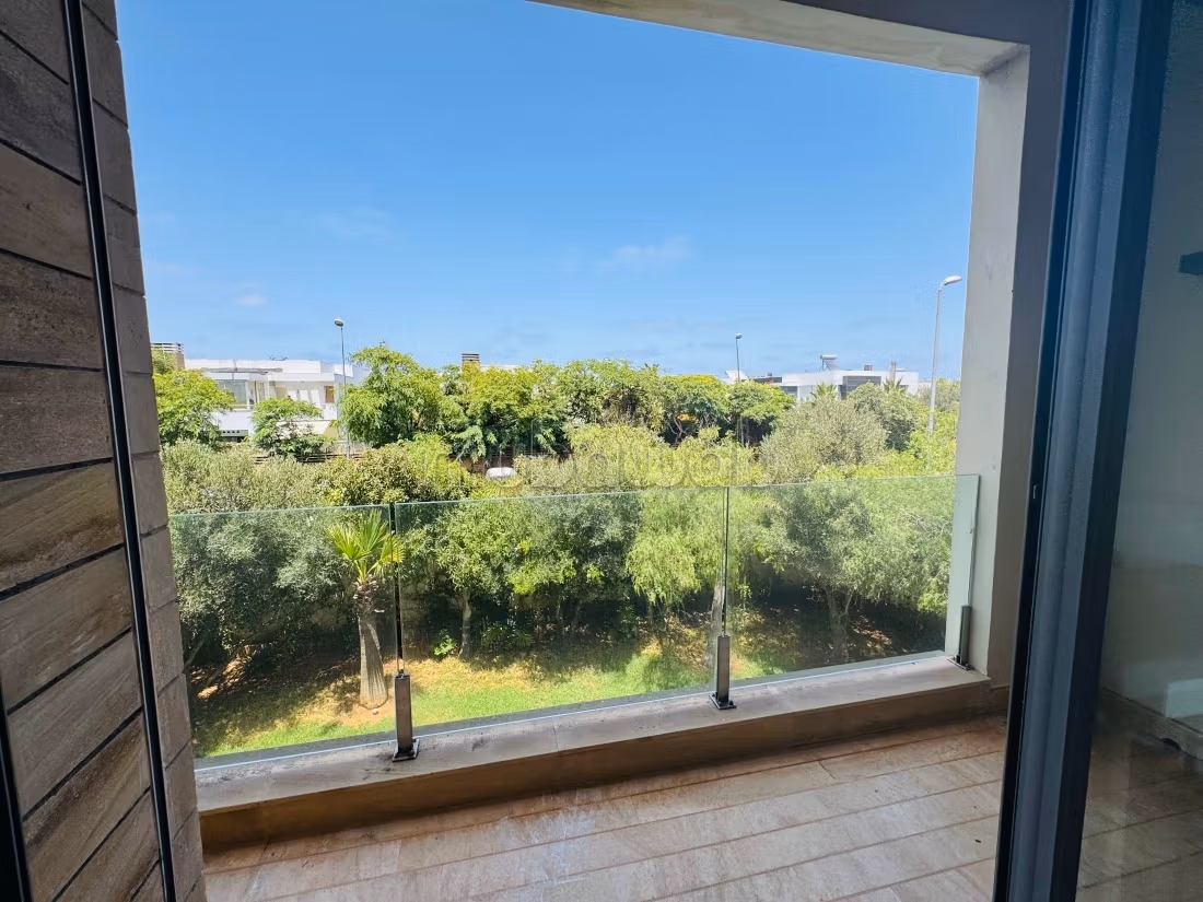 Splendida Villa Moderna con Piscina ad Anfa / Ain Diab - Vuota o Arredata