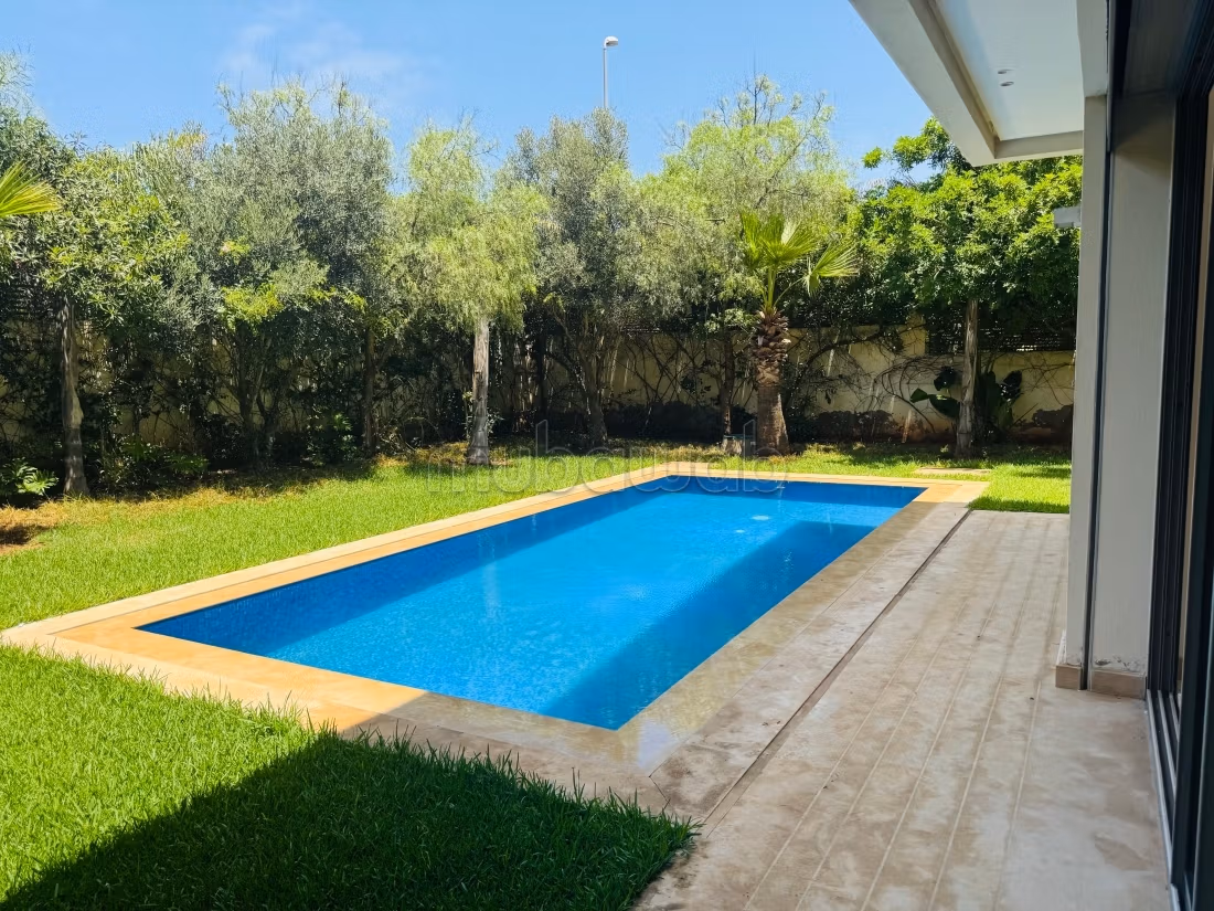 Splendida Villa Moderna con Piscina ad Anfa / Ain Diab - Vuota o Arredata