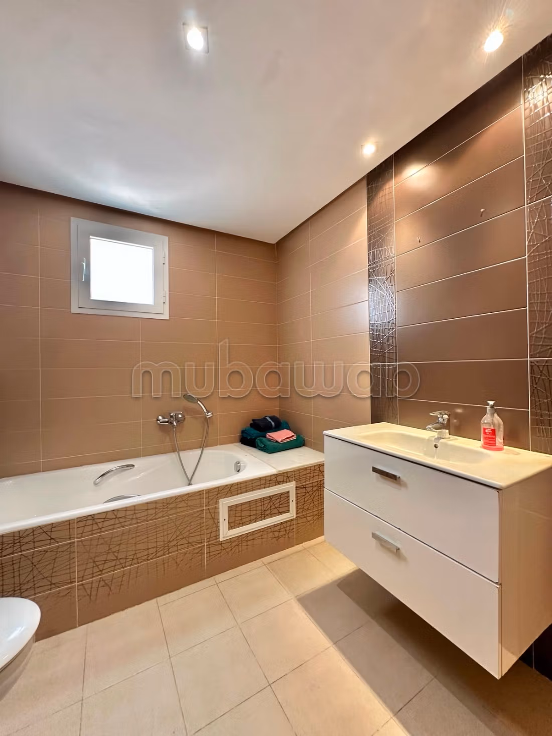 A louer: appartement s4 aux jardins de carthage
