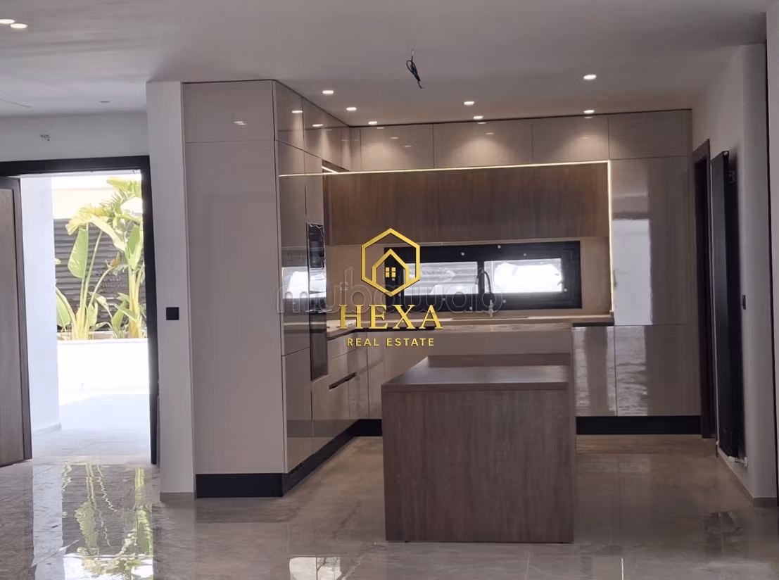 Triplex S3 avec piscine à Gammarth
