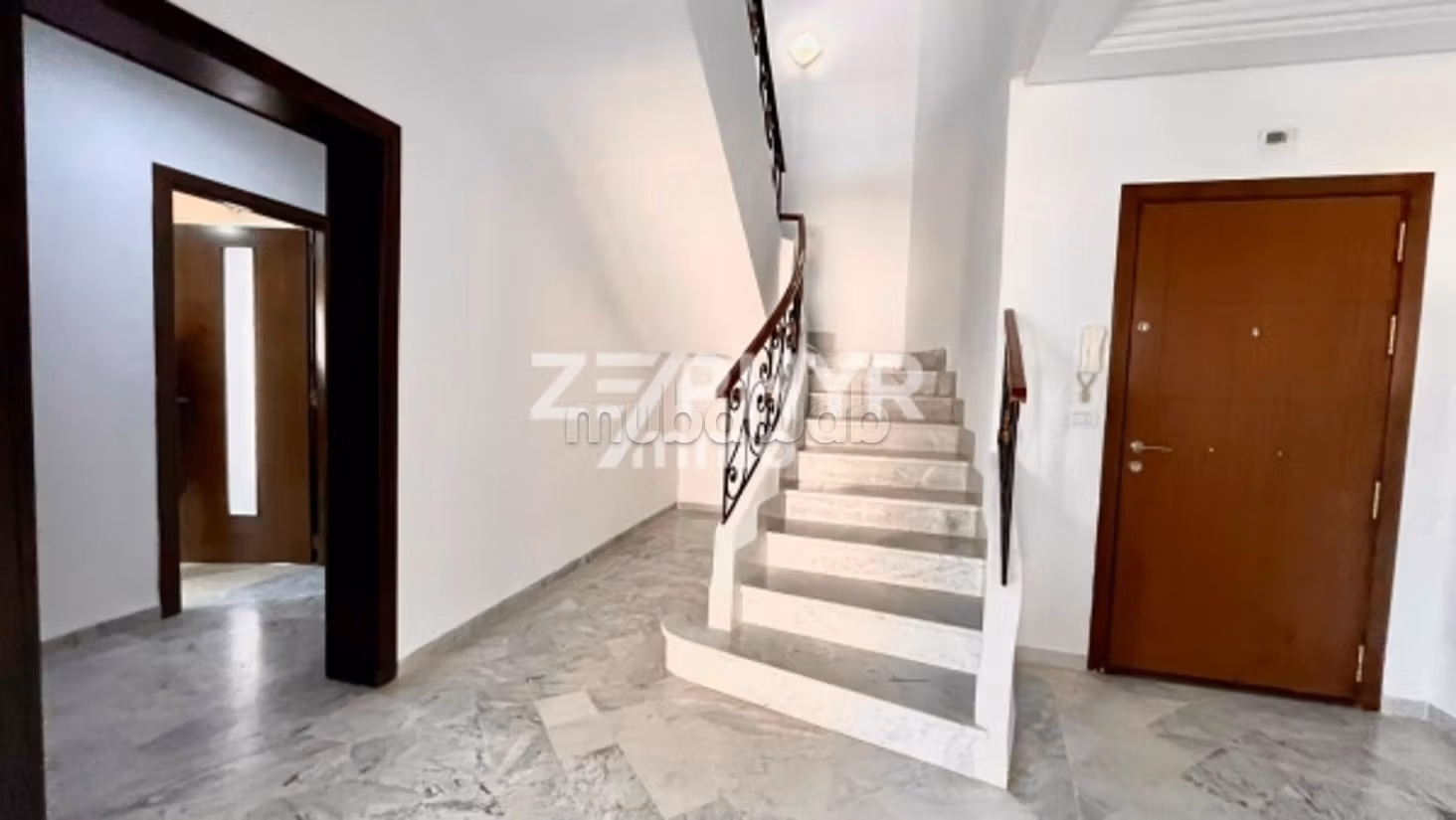 A louer Duplex S3 vide aux Jardins de Carthage