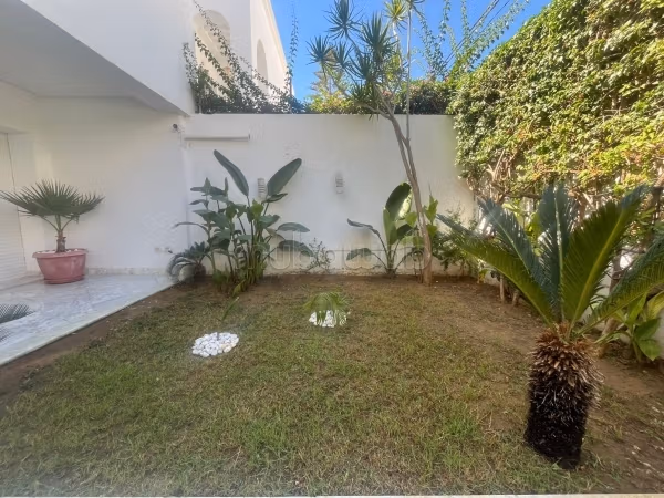 Superba villa in affitto a La Marsa. Superficie totale 500 m². Ben arredato